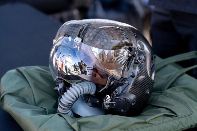 — — - F-35 Helmet