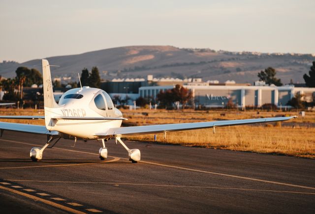 Cirrus SR-22 (N736CP)