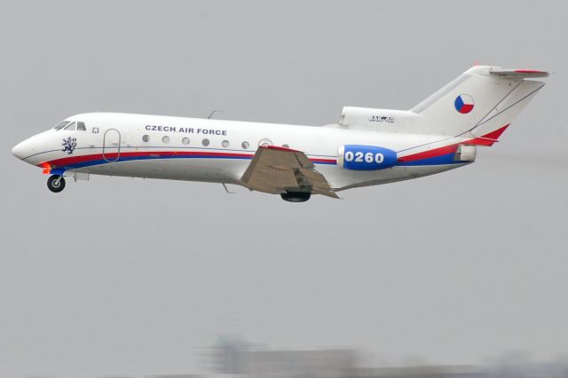 YAKOVLEV Yak-40 (0260)