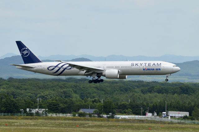 BOEING 777-300 (HL7783) - 2017-08-19