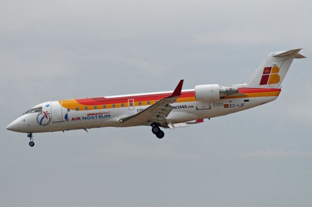 Canadair Regional Jet CRJ-200 (EC-IJF)