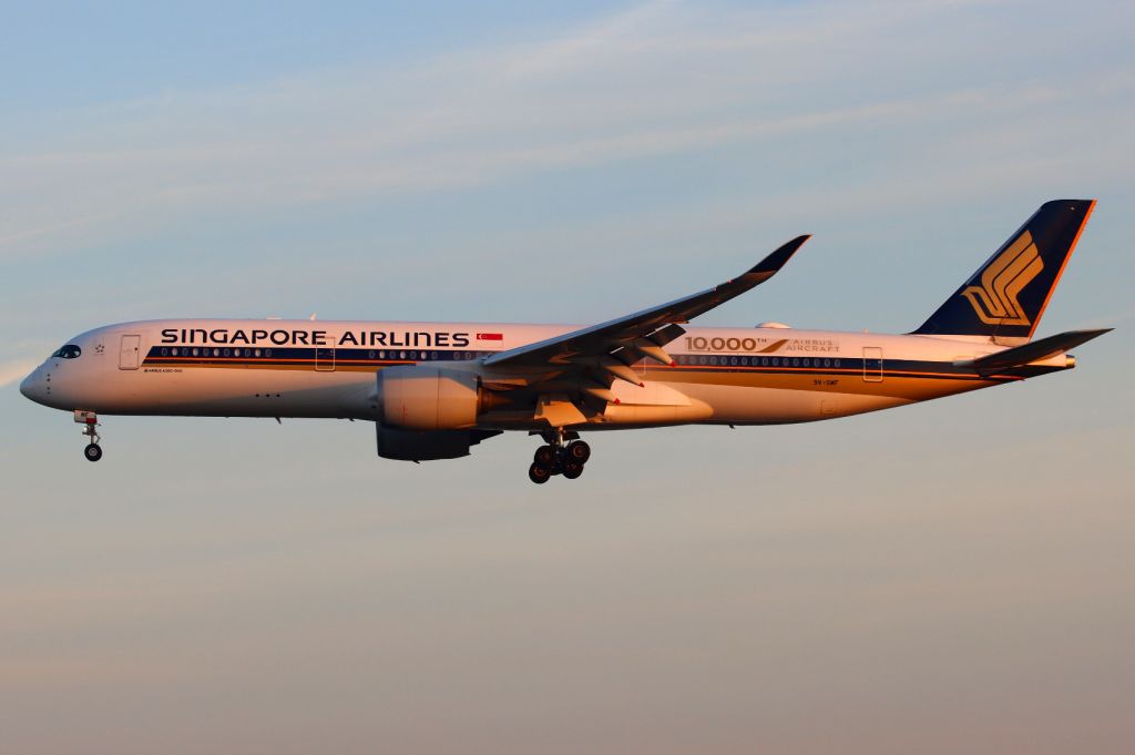 Airbus A350-900 (9V-SMF)