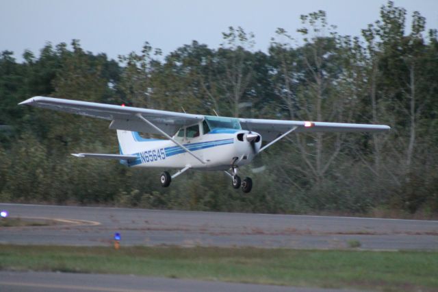 Cessna Skyhawk (N65645)