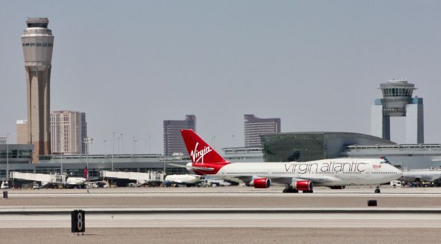 Boeing 747-400 (G-VBIG) - Please change the size to full screen to decrease the blurriness.