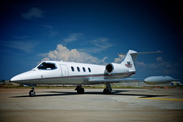 Learjet 35 (N18AX)