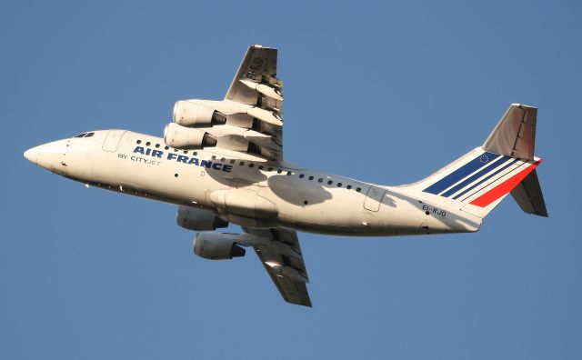 Avro Avroliner (RJ-85) (EI-RJO) - Décollage d’un BAe Avro RJ85 de la Compagnie CityJet de la piste 08L/26R de l’aéroport Roissy Charles De Gaulle (CDG-LFPG).