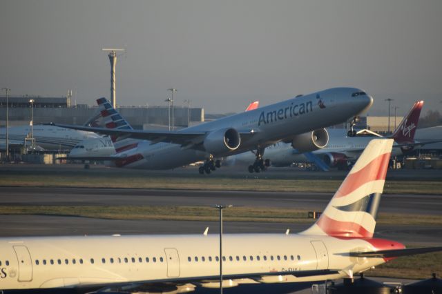 BOEING 777-300 (N736AT) - Taken from T5 C gates