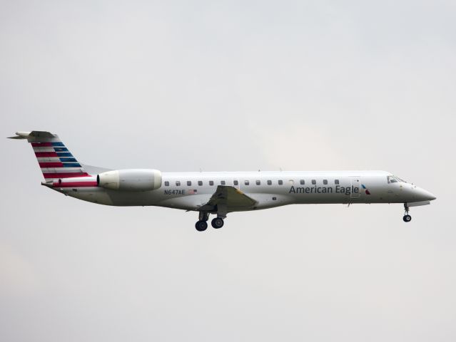 Embraer ERJ-145 (N647AE)