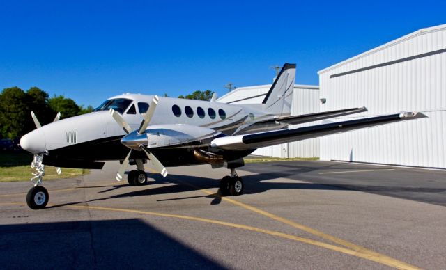 Beechcraft King Air 100 (N127TX)