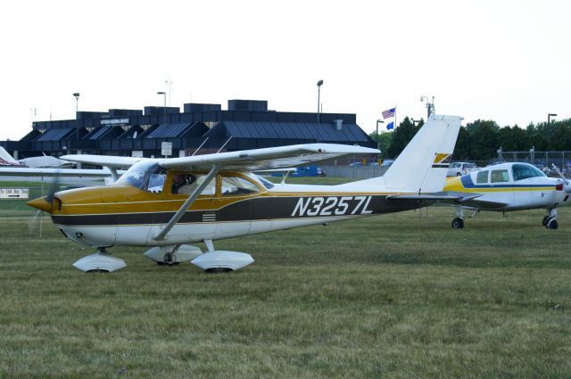 Cessna Skyhawk (N3257L)