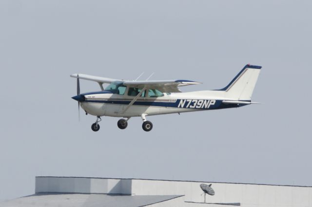 Cessna Skyhawk (N739NP)