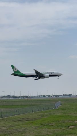 BOEING 777-200LR (B-16787) - At KDFW with this EAC