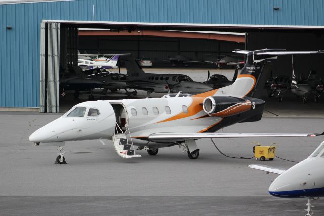 Embraer Phenom 300 (N631JS)