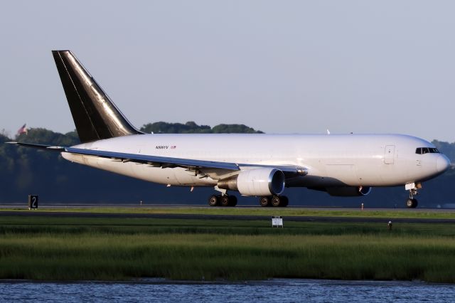 BOEING 767-200 (N999YV)