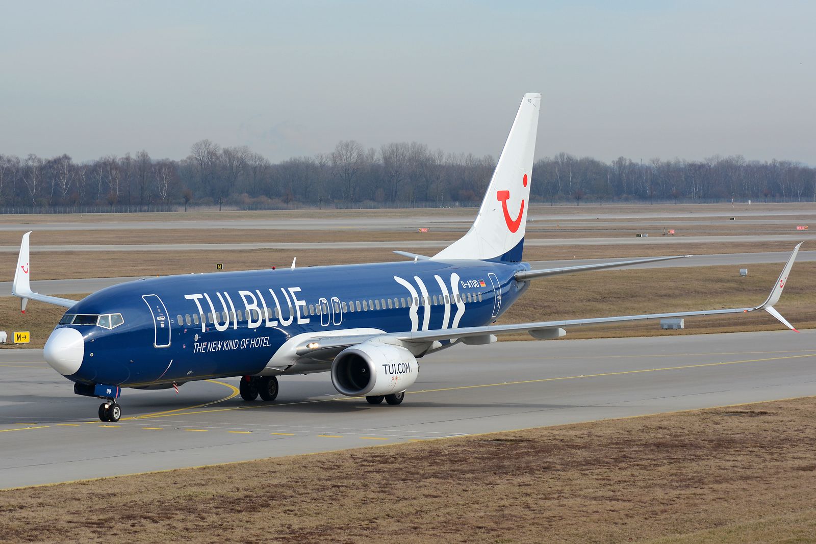 Boeing 737-800 (D-ATUD)