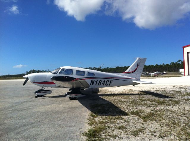 Piper Cherokee (N184CF)