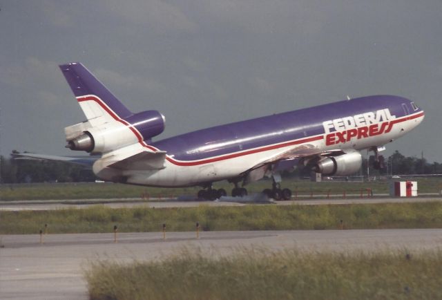 McDonnell Douglas DC-10 (N312FE)