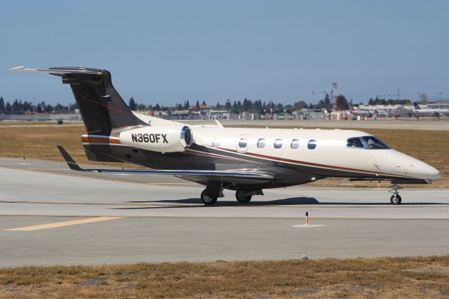 Embraer Phenom 300 (N360FX)