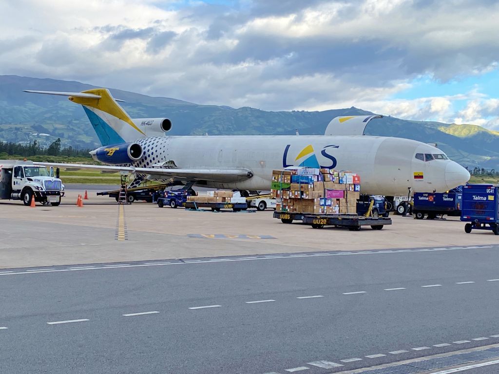 Boeing 727-100 (HK-4637)