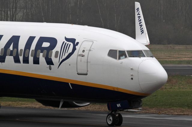 Boeing 737-800 (EI-DWK)