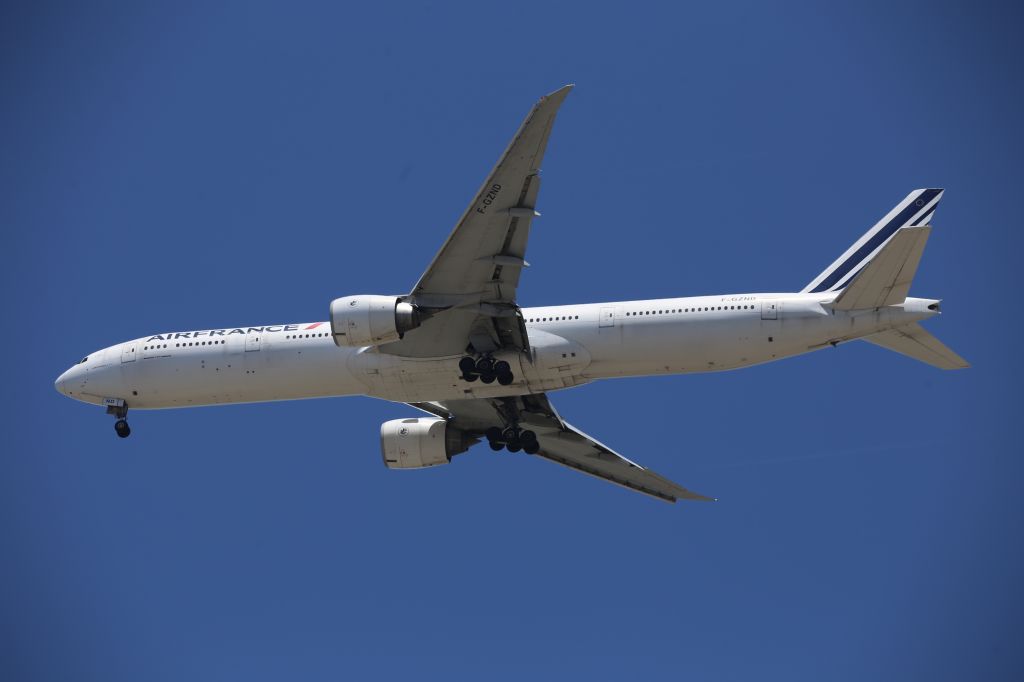 BOEING 777-300ER (F-GZND)