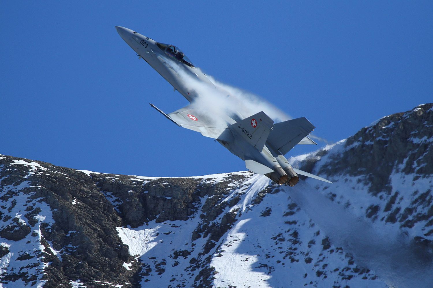 McDonnell Douglas FA-18 Hornet (J5023) - Axalp shooting range / CH