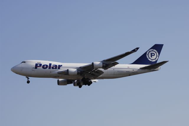 Boeing 747-400 (N416MC) - Final Approach to NRT Airport Runway 34L on 2011/12/29