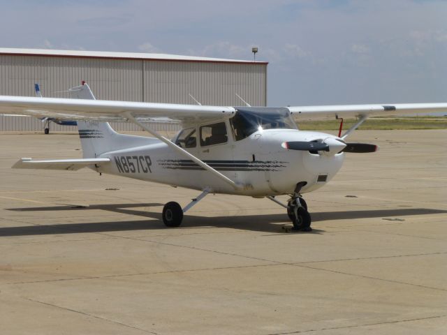 Cessna Skyhawk (N857CP)