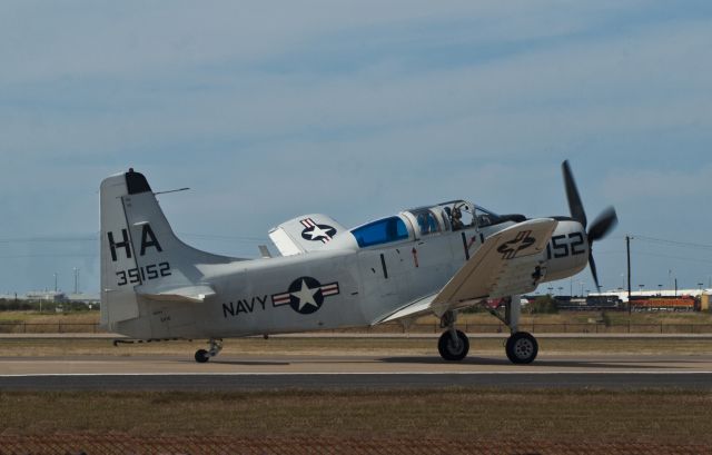 Douglas AD Skyraider (N65164)