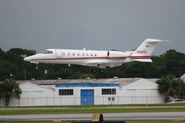 Learjet 45 (N41PC)