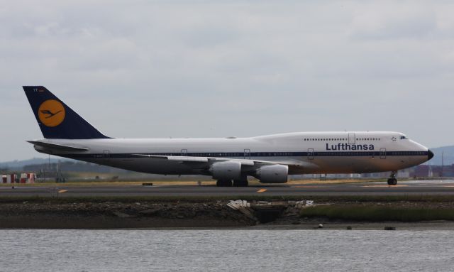 BOEING 747-8 (D-ABYT)