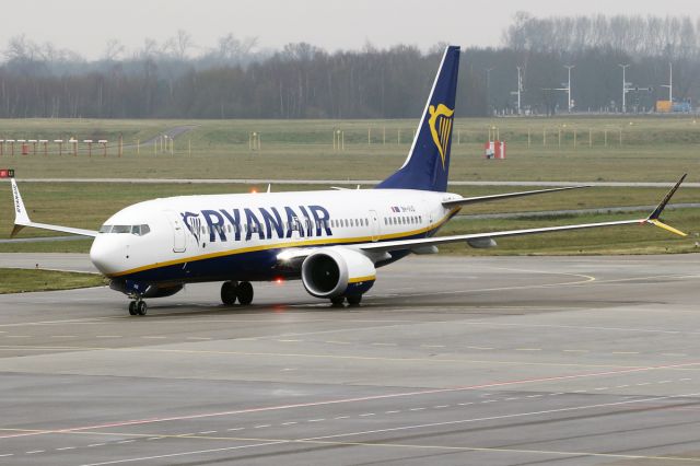 Boeing 737-800 (9H-VUQ)