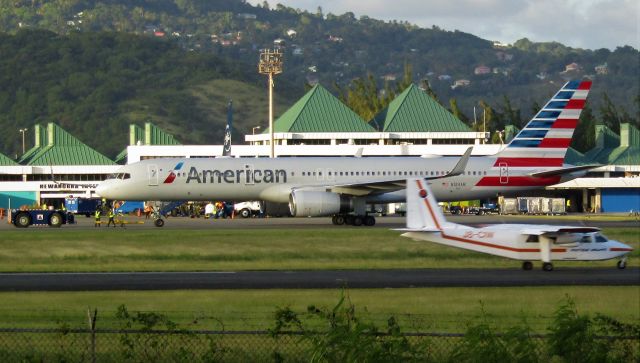 Boeing 757-200 (N184AN)