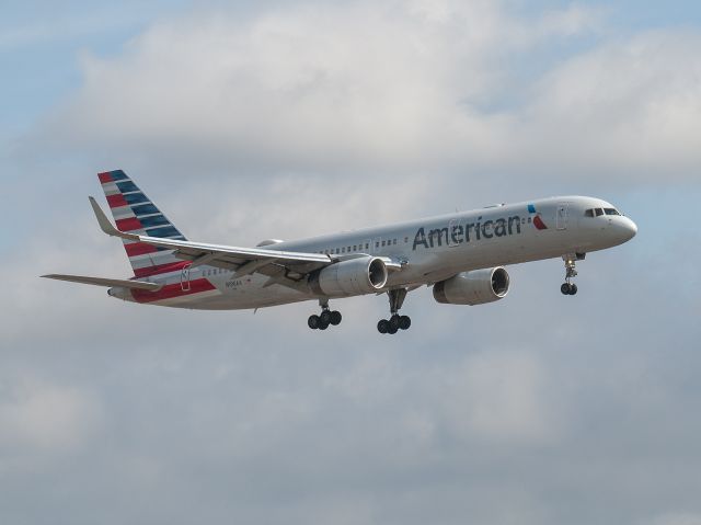 Boeing 757-200 (N196AA) - Arrival from KLAS 3/1/2020