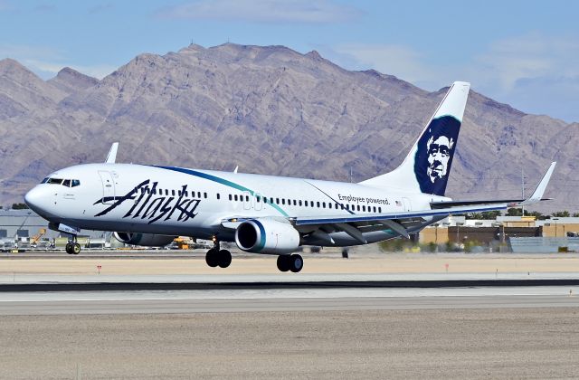 Boeing 737-800 (N568AS) - N568AS Alaska Airlines Boeing 737-890 (cn 35183/2166) "Employee powered" - Las Vegas - McCarran International (LAS / KLAS)br /USA - Nevada, February 27, 2014br /Photo: Tomás Del Coro