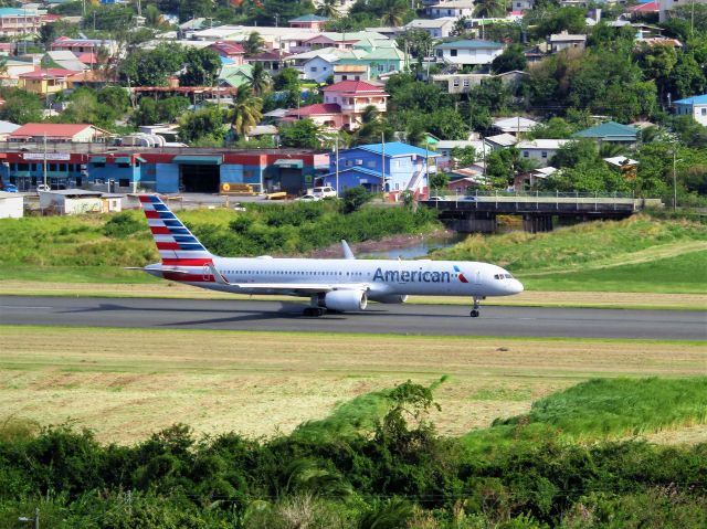 Boeing 757-200 (N175AN)