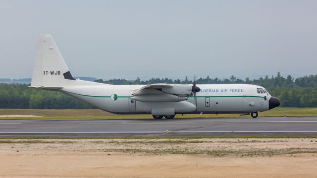 Lockheed C-130 Hercules (7T-WJB)