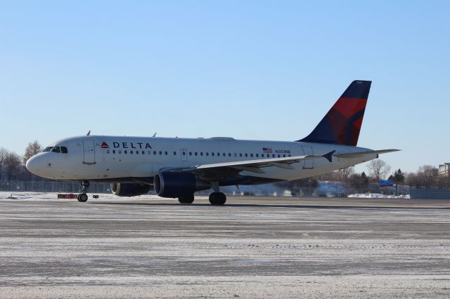 Airbus A319 (N351NB)