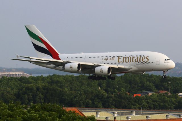Airbus A380-800 (A6-EOQ)