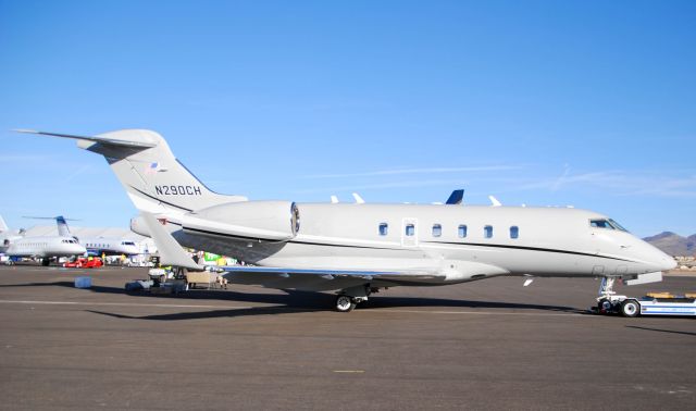 Bombardier Challenger 300 (N290CH)