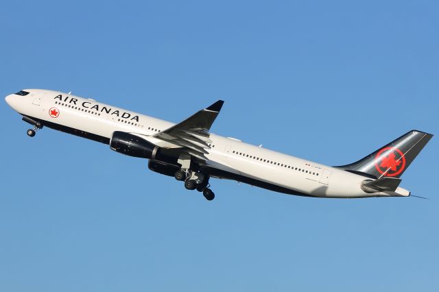 Airbus A330-300 (C-GFAF) - C-GFAF Air Canada Airbus A330-300 taking off from London Heathrow on flight AC865 to Montreal at 13:15 on Sunday 09/01/22