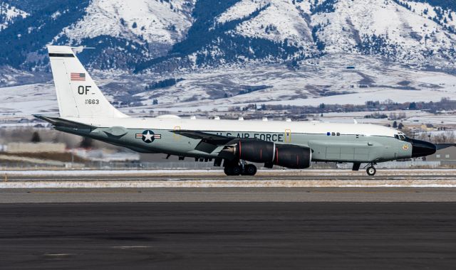 Boeing RC-135 (61-2663) - COBRA63 doing a touch and go at BZN