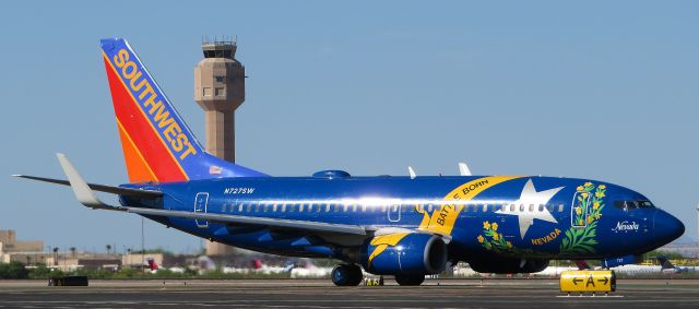 Boeing 737-700 (N727SW) - Nevada One going to Las Vegas!