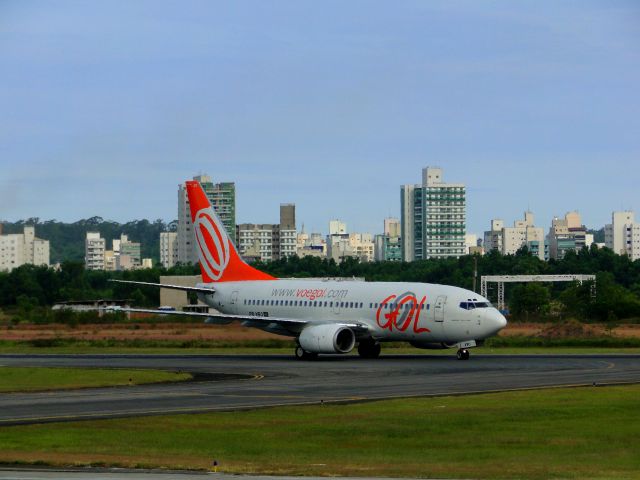 Boeing 737-700 (PR-VBO) - BOEING 737-700 OF GOL AIRLINES IN VITÓRIA-ES, BRAZIL.