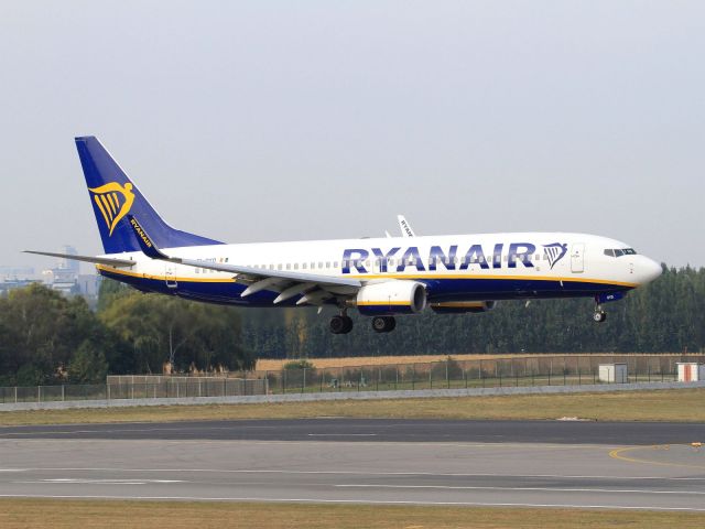 Boeing 737-800 (EI-DYD) - From Valencia Spain LEVC.