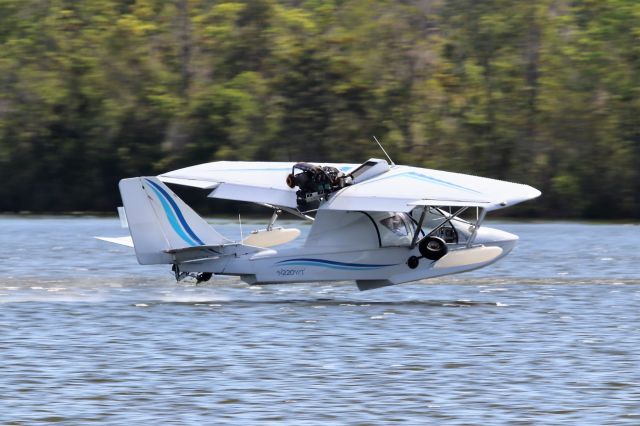 N220WT — - Dan Nickens taking off from Howey in the Hills