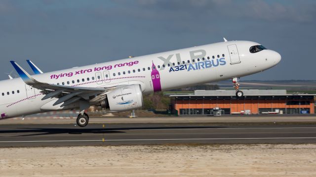 Airbus A321 (F-WWBZ)