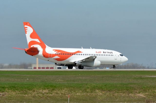 Boeing 737-700 (C-GAIG)