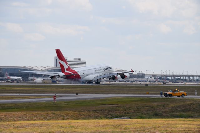 Airbus A380-800 (VH-OQJ) - QFA7 touching down on 18R at KDFW.