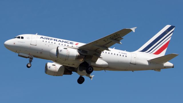 Airbus A318 (F-GUGG)